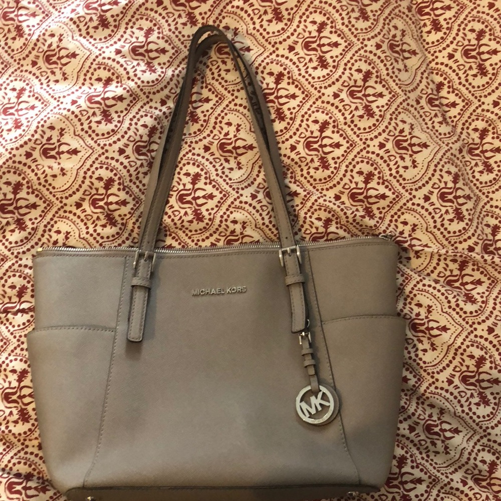 Michael kors grey shoulder bag
